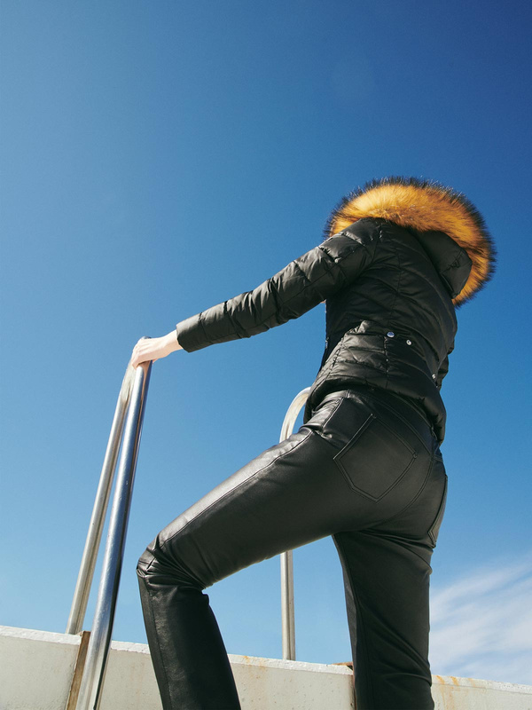 ROCKANDBLUE CHILL 58 cm - Krótka czarna kurtka puchowa