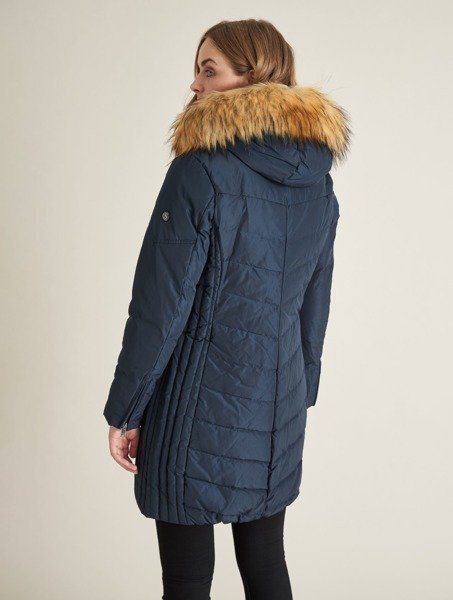 SAKI EVELYN 95 cm - Granatowy puchowy płaszcz z kapturem odpinanym na suwak i sztucznym kołnierzem