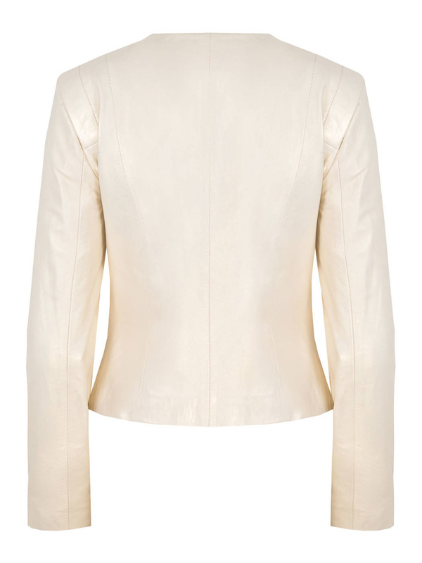 ALEXANDRA MILANO ETNA kremowo -perłowa kurtka ze skóry jagnięcej ze złotymi nitami.