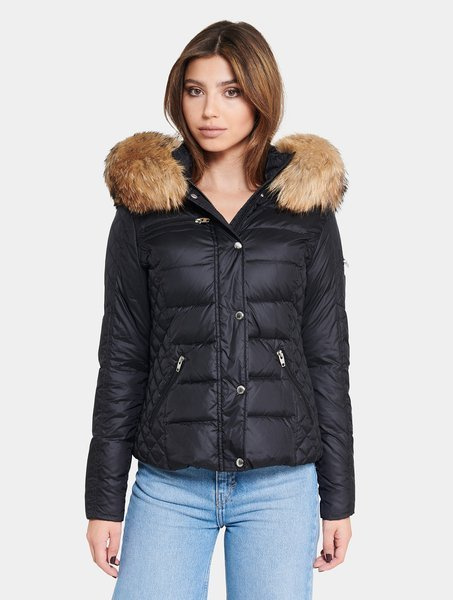 ROCKANDBLUE ZORA 63 cm- Krótka, ciepła kurtka puchowa na zimę o bardzo wąskim kroju z kapturem i kołnierzem z jenota