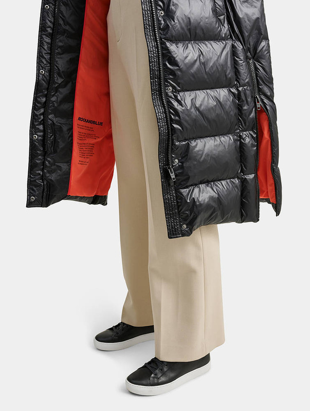 ROCKANDBLUE AIDEEN 112 cm - Długi płaszcz oversize w kolorze czarnym z kołnierzem z jenota.